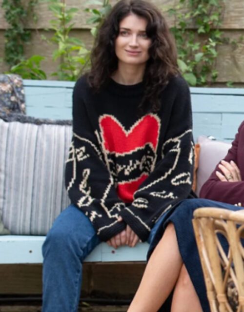 Becka Garvey TV-Series Bad Sisters S02 Eve Hewson Love Black Heart Sweater